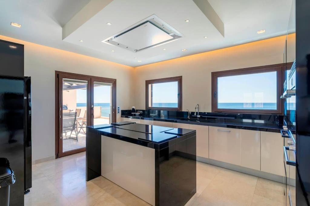 Villa Irene: Beachfront Luxury with Sea Views and Private Pool Alicante Exterior photo