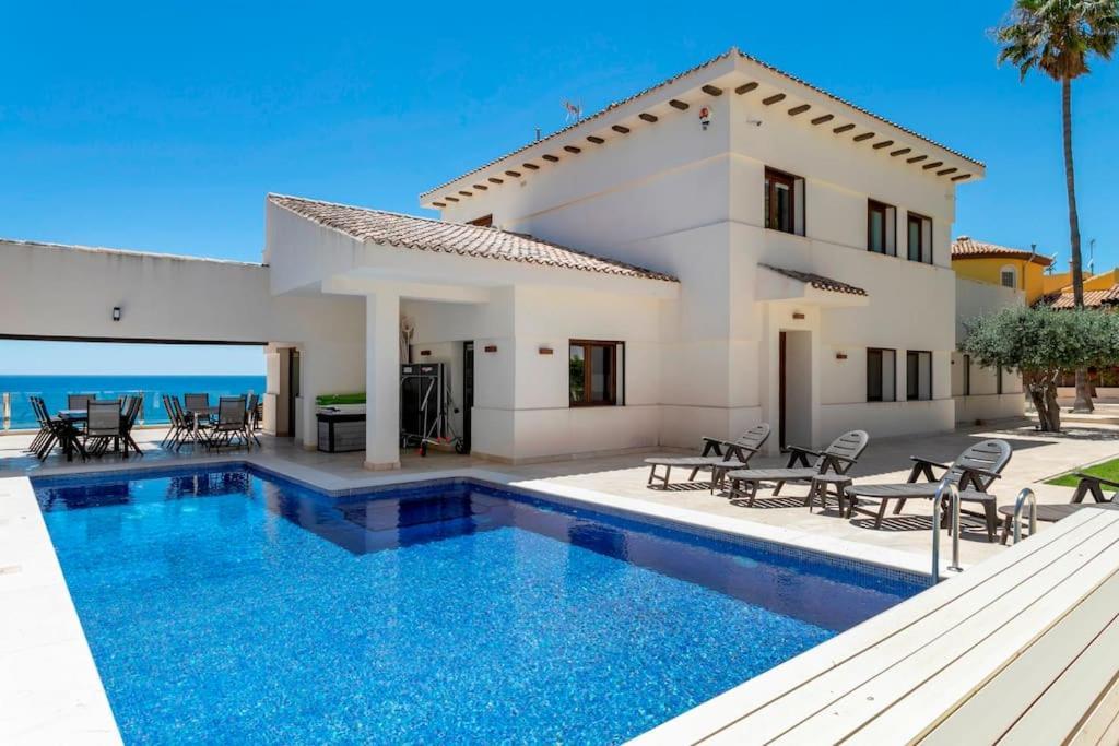 Villa Irene: Beachfront Luxury with Sea Views and Private Pool Alicante Exterior photo